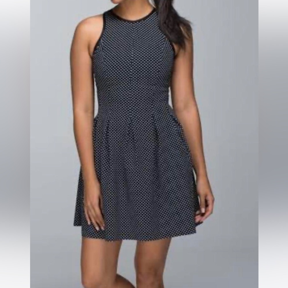 Excellent condition- Lululemon here to there pokadot dress sz 4